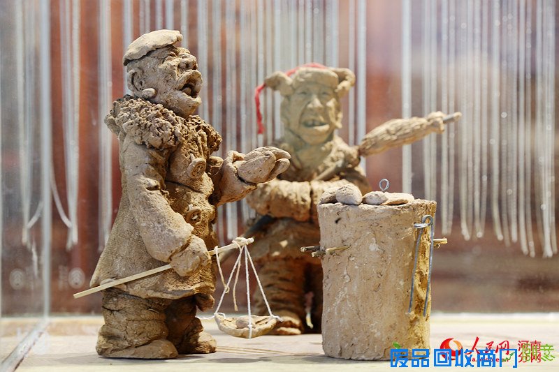 春节假期郑州群艺馆火爆展出作品承载几代人记忆