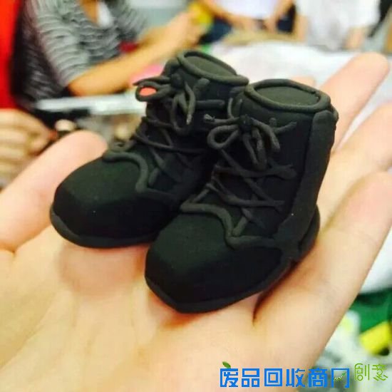 锦城学子捏面塑作品“Q版三军”走红 献礼抗战胜利70周年