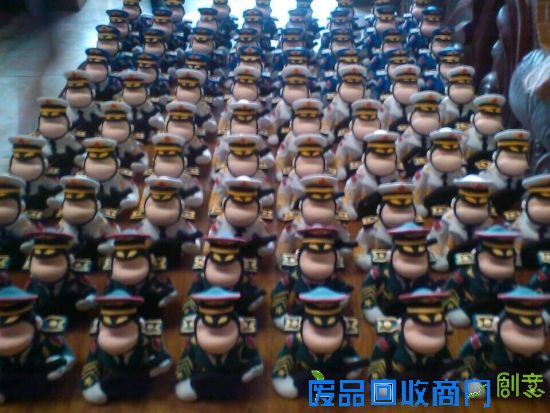 锦城学子捏面塑作品“Q版三军”走红 献礼抗战胜利70周年