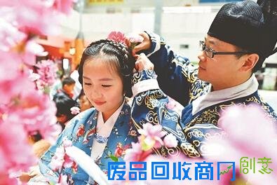 传统节日魅力再现 长假首日225万车流涌入江苏高速