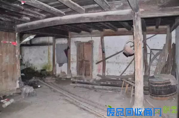 海归姑娘改造房子上瘾 4个月爆改8房受追捧