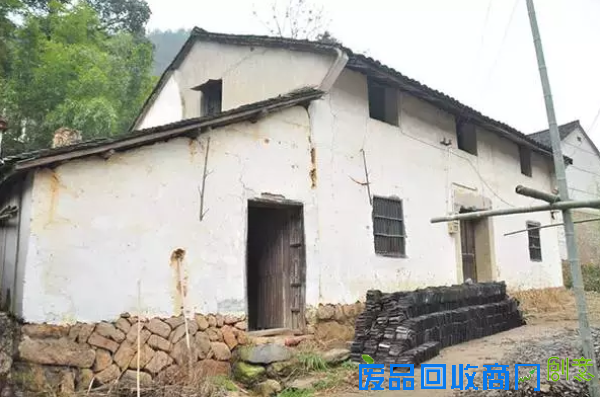 海归姑娘改造房子上瘾 4个月爆改8房受追捧