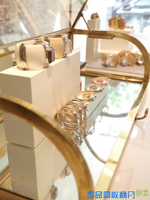 一个珠宝品牌开新店有什么稀罕 但如果它是Chanel的首饰供应商呢？