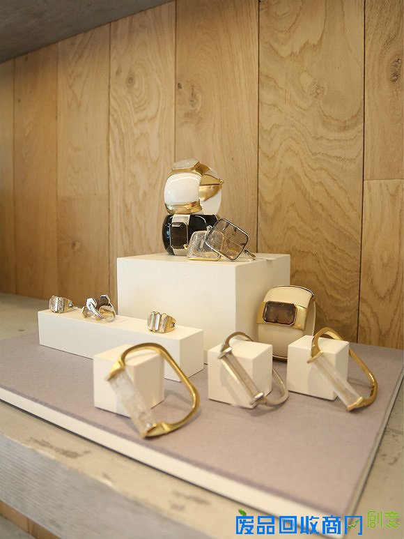 一个珠宝品牌开新店有什么稀罕 但如果它是Chanel的首饰供应商呢？