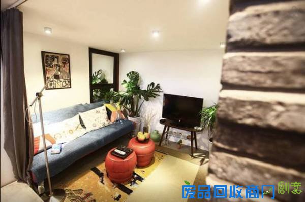 海归姑娘改造房子上瘾 4个月爆改8房受追捧