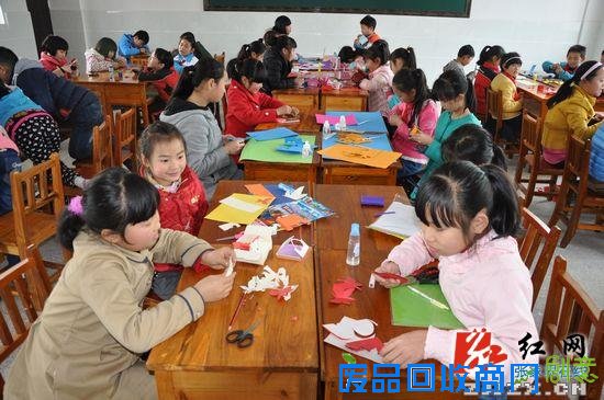 武陵源区军地小学第二课堂活动丰富多彩 促进学生特长发展