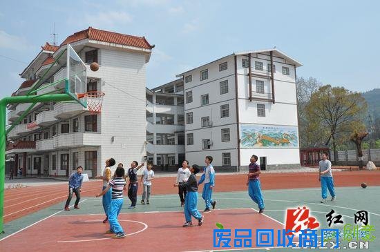 武陵源区军地小学第二课堂活动丰富多彩 促进学生特长发展