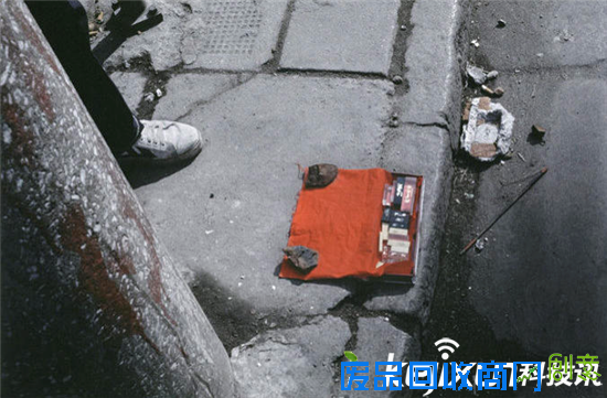 老上海街头揭秘：美女都是这样穿着