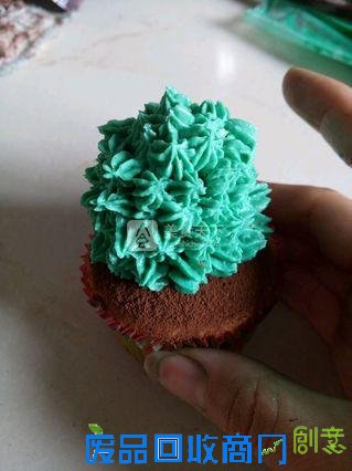 多肉植物纸杯蛋糕的做法步骤：26