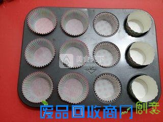 多肉植物纸杯蛋糕的做法步骤：1