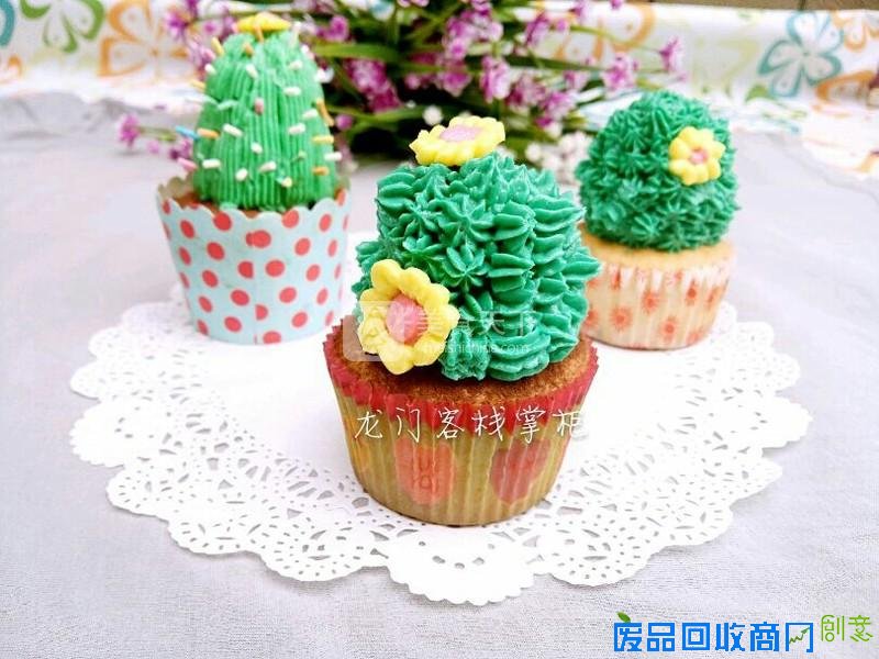 多肉植物纸杯蛋糕的做法
