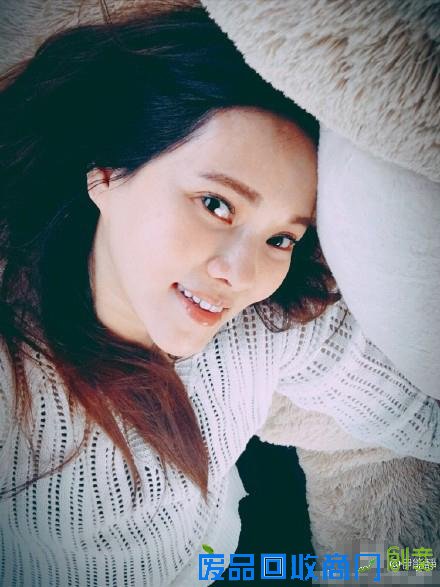 伊能静晒大肚照自嘲一孕傻三年 娱乐圈高龄产妇为何拼生