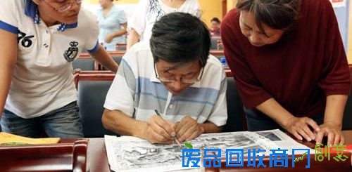 浦江县文化活动中心举办剪纸培训班