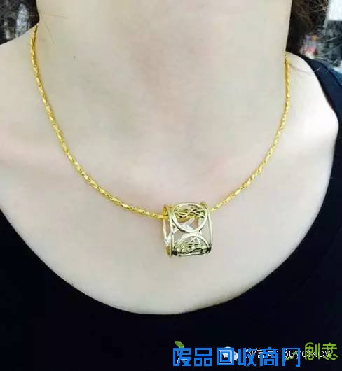 YSL唇膏用完了千万别扔：1秒钟变身华丽首饰！