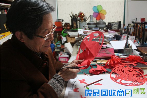 剪纸：金猴献瑞