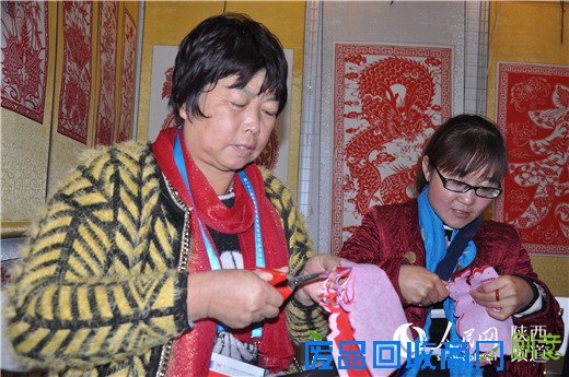 三秦妇女手工艺精品亮相杨凌农高会