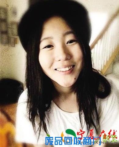 她有一个天后妈三个星爸，自带光环，阴阳合体高冷中性范胜李宇春