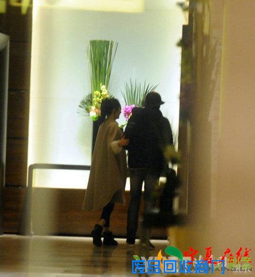 林更新与新女友开房又被拍，众明星开房糟偷拍大盘点