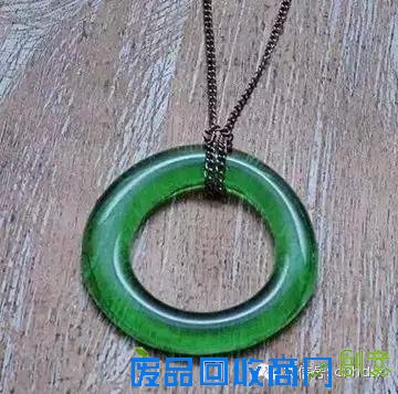 酒瓶做成的手工艺品，一定让你后悔以前把酒瓶扔掉