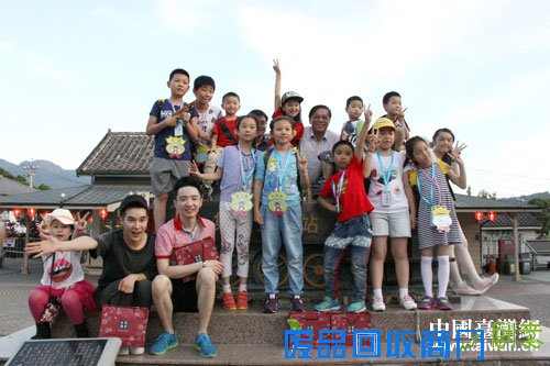 南投县县长林明溱看望杭州少儿文化交流团一行。 南投县县长林明溱看望杭州少儿文化交流团一行。