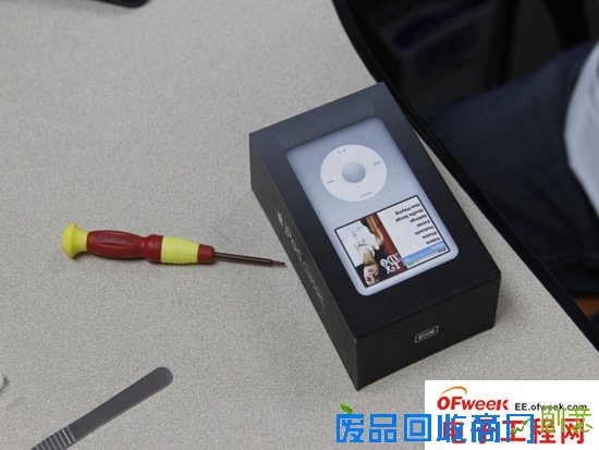 DIY：99图教你将iPod classic机械改造成SSD（多图）
