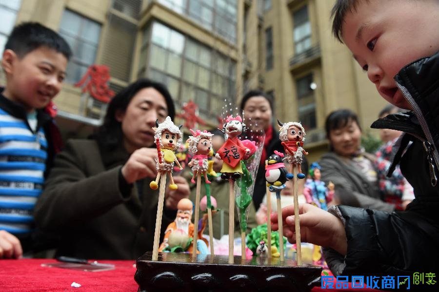 捏“面羊” 送祝福