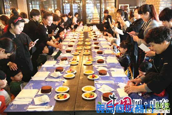 滨州市海嘉望海花园幼儿园举办“庆三八亲子活动”