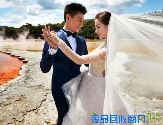 吴奇隆刘诗诗婚纱照首曝光 深情对视唯美浪漫 刘诗诗婚纱照