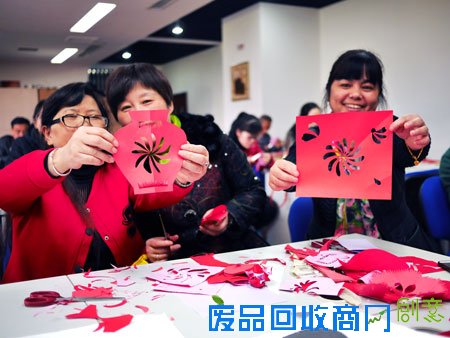 南岸：市民积极参加剪纸讲座 传承非物质文化遗产