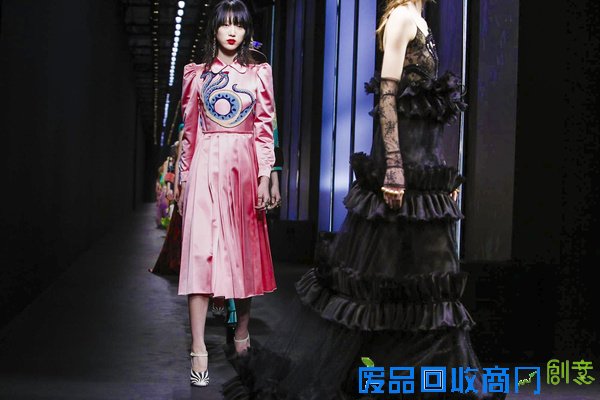 复古又诗意的Gucci 让小S和张雨绮都爱得不行