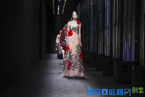 复古又诗意的Gucci 让小S和张雨绮都爱得不行