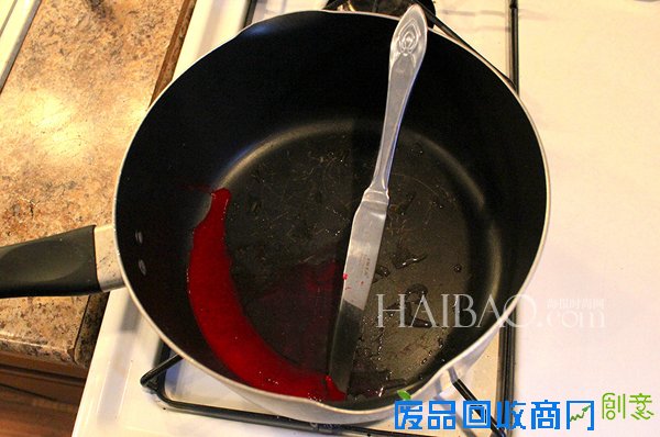 用尽了的唇膏你怎么处理?超巧妙的剩余唇膏+复古小盒子吊坠DIY,将心爱的唇