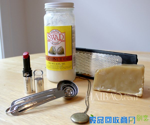 用尽了的唇膏你怎么处理?超巧妙的剩余唇膏+复古小盒子吊坠DIY,将心爱的唇