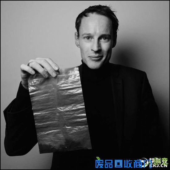 荷兰人用雾霾打造宝石戒指：灵感来自北京空气污染