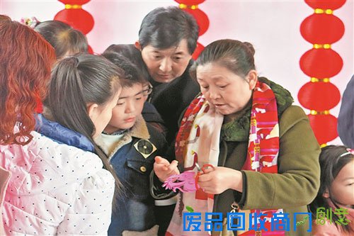 赏剪纸 品年俗