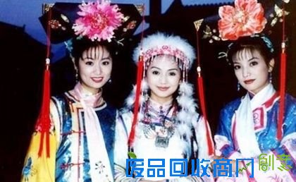 美女扎堆拍照杨幂唐嫣合照 明星证件照看真假天生丽质人民快报网