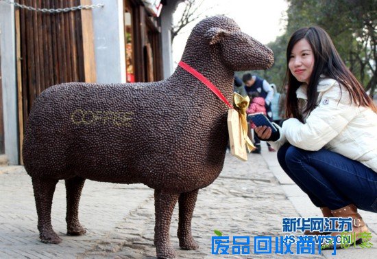 江苏各地市民自制工艺品“羊”气十足迎羊年