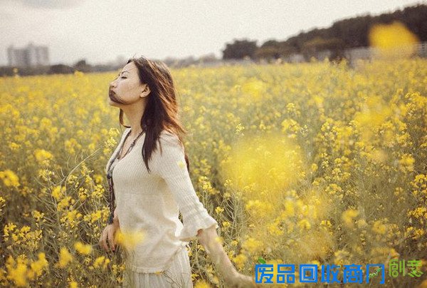经典语录：月儿再圆满，也有弯曲的时候