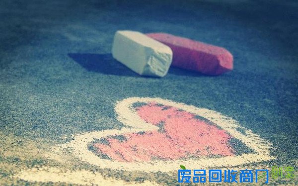 经典语录：月儿再圆满，也有弯曲的时候