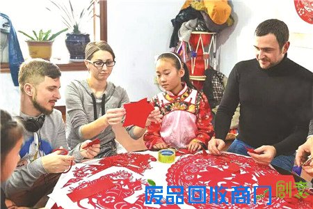 吉林珲春：外国友人体验传统中国文化