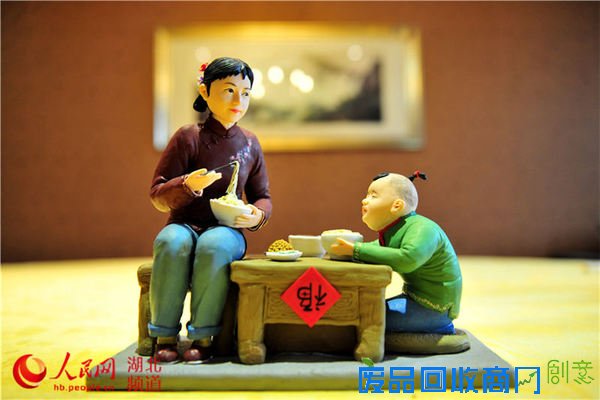 湖北省宜昌市夷陵区民间艺人艾民制作的面塑作品“妈妈菜的味道”