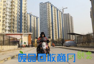 邢台农村的拄拐男子9年来通过面塑住上电梯洋房