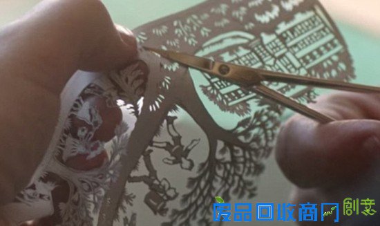 瑞士艺术家创作精美剪纸作品风景人物栩栩如生(组图)