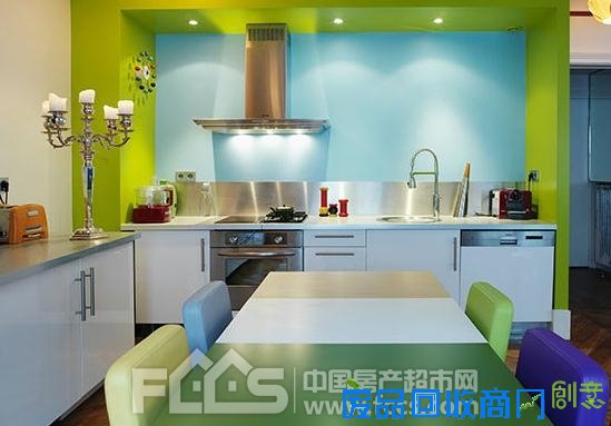 色彩搭配的学问 自己DIY搭配丰富多彩的餐厅