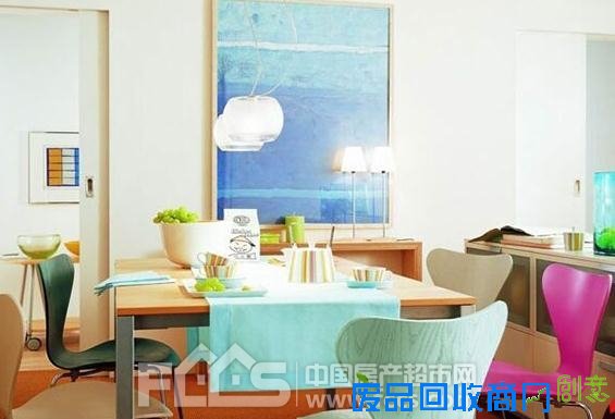 色彩搭配的学问 自己DIY搭配丰富多彩的餐厅