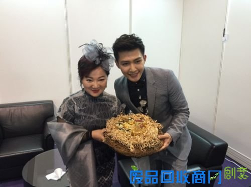 白冰冰携《人生按个赞》剧组出席香港国际影视展