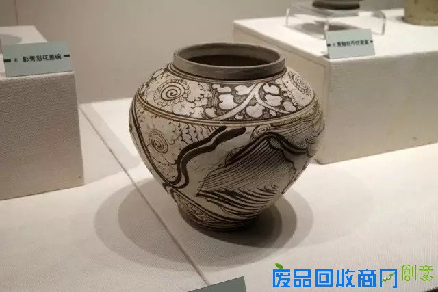 无锡博物院 两团泥巴之间
