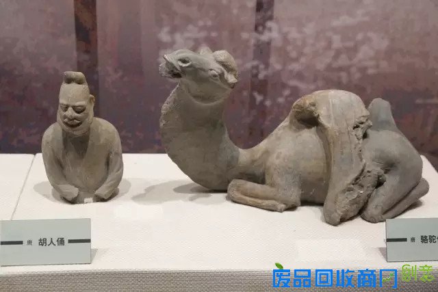 无锡博物院 两团泥巴之间