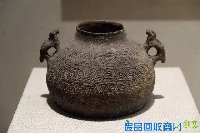 无锡博物院 两团泥巴之间