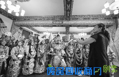 巴塘弦子是一种优美抒情的藏族民间歌舞图片